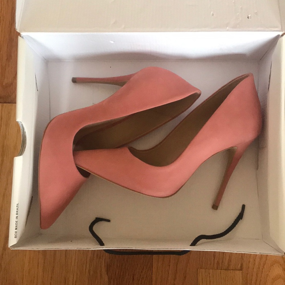 Pastel pink Aldo pump